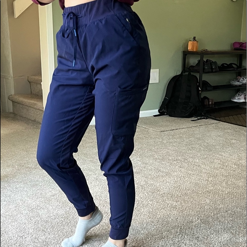 Jaanuu High-Waist Jogger Scrub Pant